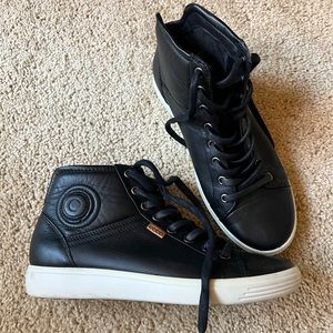 ECCO WOMEN'S SOFT 7 HIGH-TOP SNEAKER